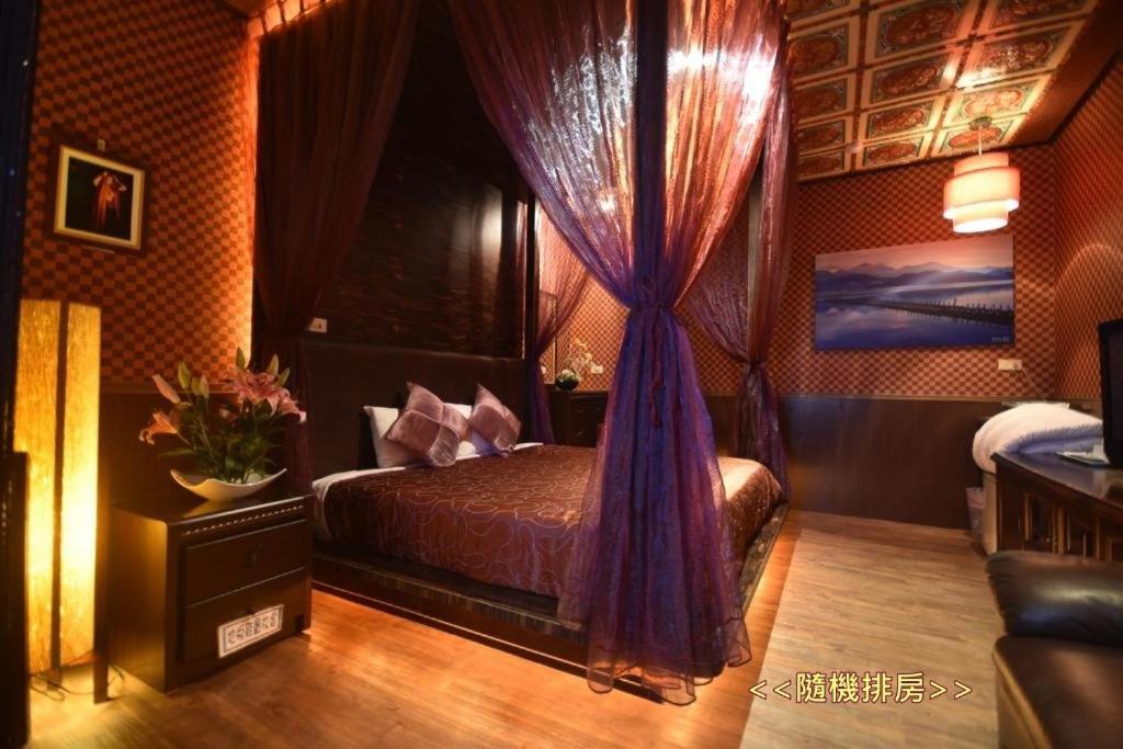 Sun Moon Love Hotel Nantou Esterno foto