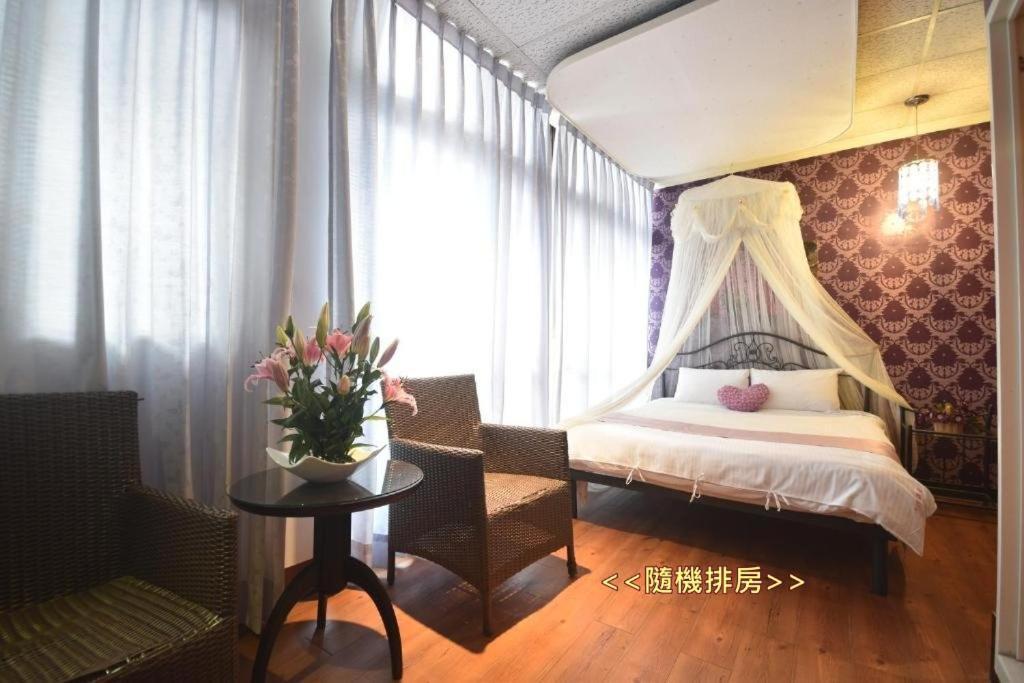 Sun Moon Love Hotel Nantou Esterno foto